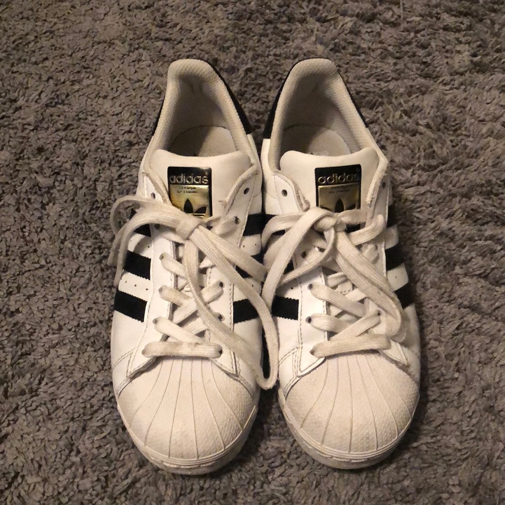 Adidas superstars